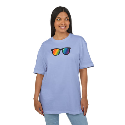 Regenbogen Sonnenbrille T-Shirt (Brustprint) – Buntes Retro Pride Design für Sommer & Festival