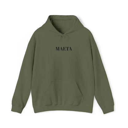 MAETA - Unisex Heavy Blend Hoodie mit großem Stickmotiv