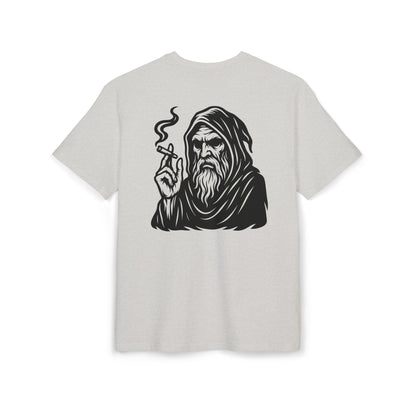 Mystic Wizard T-Shirt (Rückenprint)– Dunkler Magier mit Zigarre Motiv – Gothic Streetwear für Männer & Frauen