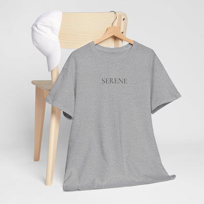 SERENE T-Shirt (Brustprint) – Unisex Heavy Cotton Tee | Nachhaltige Streetwear aus 100% Baumwolle