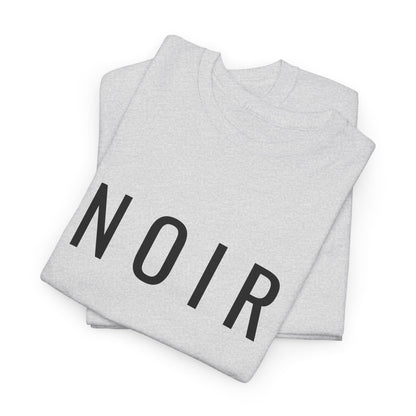 NOIR T-Shirt Unisex (Brustprint) – Nachhaltiges Heavy Cotton Tee aus 100% Baumwolle, Minimalistische Streetwear & Geschenkidee