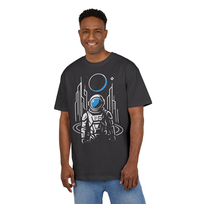 Futuristisches Astronauten T-Shirt (Brustprint) – Space Design mit Sci-Fi Skyline & Planet – Spacewear für Weltraum-Fans