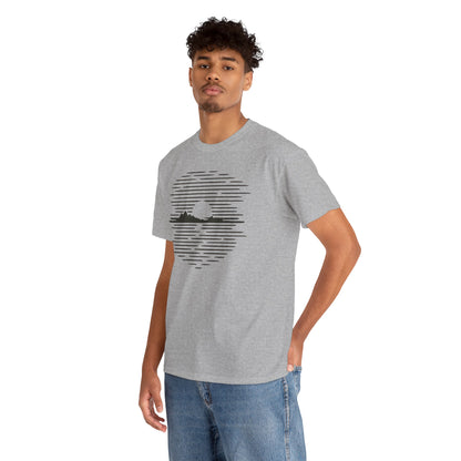 Berg Sonnenuntergang T-Shirt (Brustprint) – Natur-inspiriertes Unisex Shirt für Outdoor- und Landschaftsliebhaber