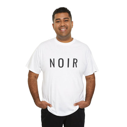 NOIR T-Shirt Unisex (Brustprint) – Nachhaltiges Heavy Cotton Tee aus 100% Baumwolle, Minimalistische Streetwear & Geschenkidee