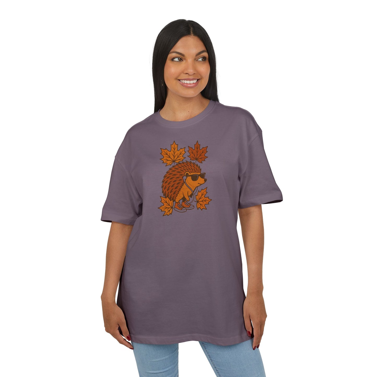 Herbst Igel T-Shirt (Brustprint) – Lustiges Cartoon Design mit Sonnenbrille, Kopfhörern & Ahornblättern