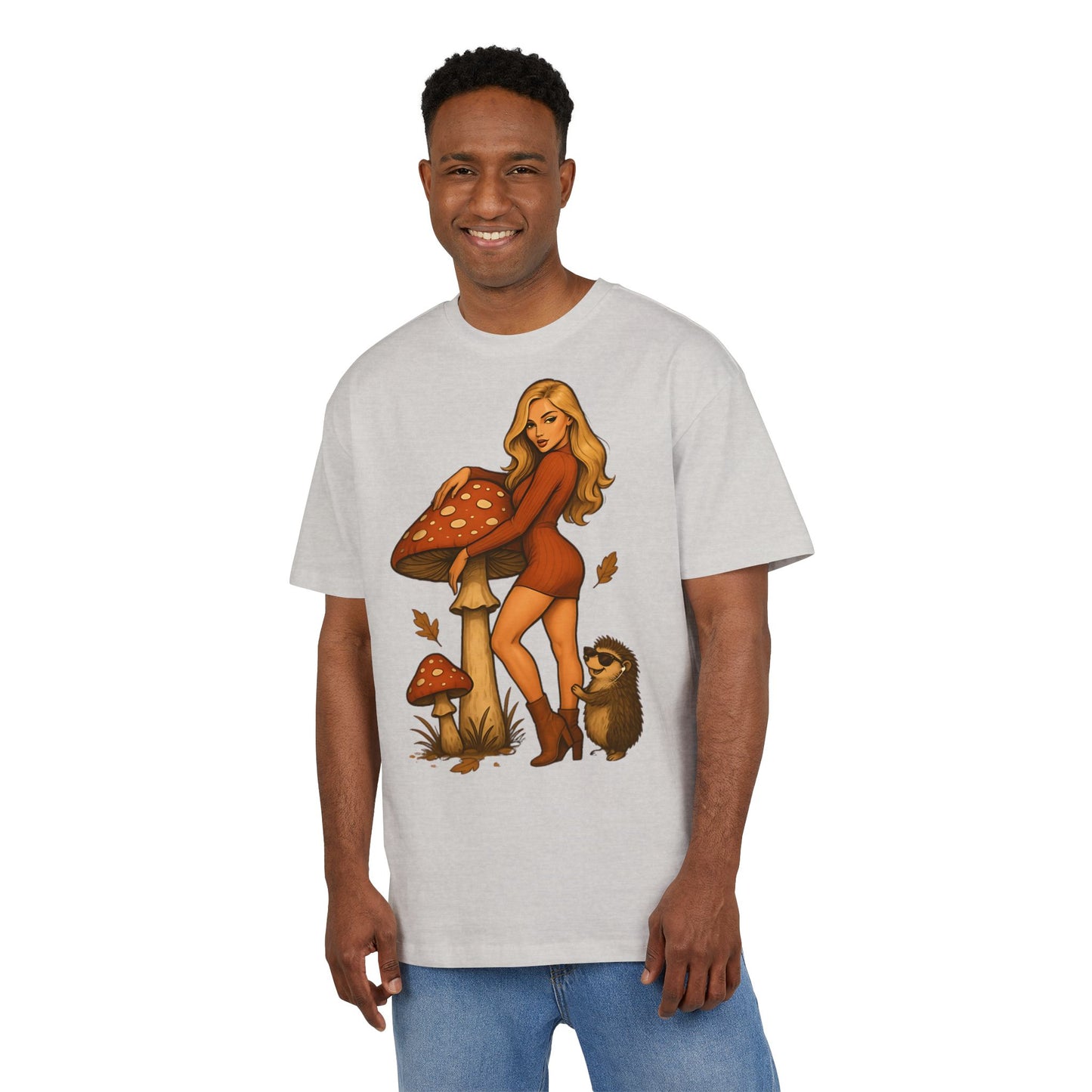 Vintage Pilz Fee & Igel Cartoon (Brustprint) – Retro Waldmotiv T-Shirt für Natur- & Pilzliebhaber