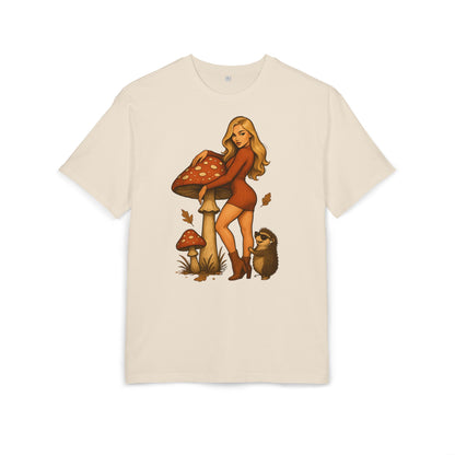 Vintage Pilz Fee & Igel Cartoon (Brustprint) – Retro Waldmotiv T-Shirt für Natur- & Pilzliebhaber
