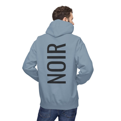 NOIR Hoodie Unisex (Rückenprint) – Nachhaltiger Midweight Fleece Kapuzenpullover mit Kängurutasche, Fair & OEKO-TEX zertifiziert