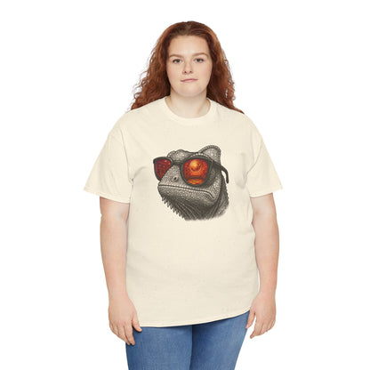Chamäleon Disco T-Shirt (Brustprint) – Lustiges Tiermotiv mit Sonnenbrille | Retro Club Design für Tierfreunde & Festivalfans