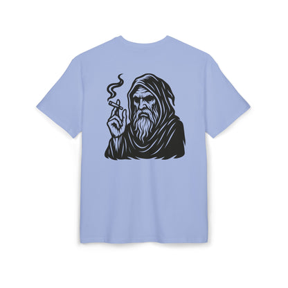 Mystic Wizard T-Shirt (Rückenprint)– Dunkler Magier mit Zigarre Motiv – Gothic Streetwear für Männer & Frauen