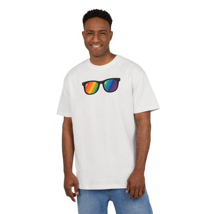 Regenbogen Sonnenbrille T-Shirt (Brustprint) – Buntes Retro Pride Design für Sommer & Festival