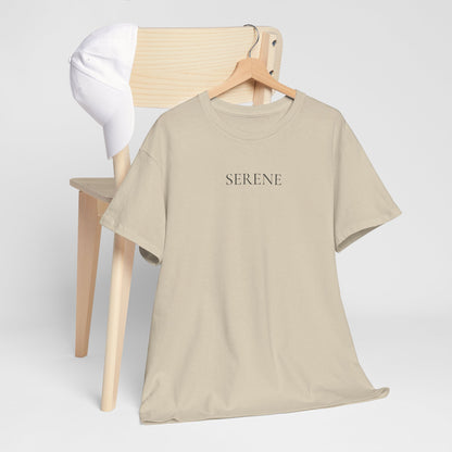 SERENE T-Shirt (Brustprint) – Unisex Heavy Cotton Tee | Nachhaltige Streetwear aus 100% Baumwolle