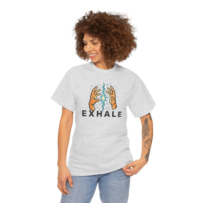 EXHALE T-Shirt (Brustprint) – Unisex Heavy Cotton Tee | Nachhaltige Streetwear mit Statement-Design