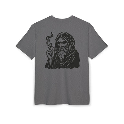 Mystic Wizard T-Shirt (Rückenprint)– Dunkler Magier mit Zigarre Motiv – Gothic Streetwear für Männer & Frauen
