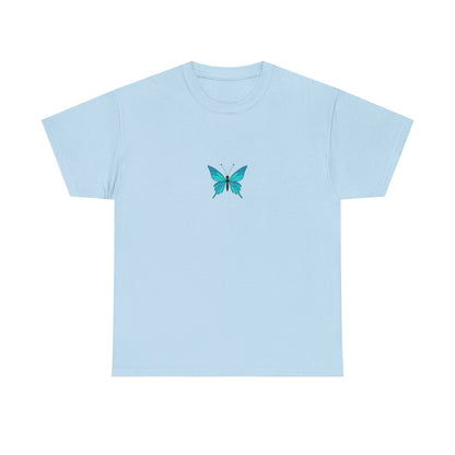 Blauer Schmetterling T-Shirt Unisex (Brustprint) – Farbintensives Butterfly Design | Natur-inspiriertes Shirt aus Baumwolle