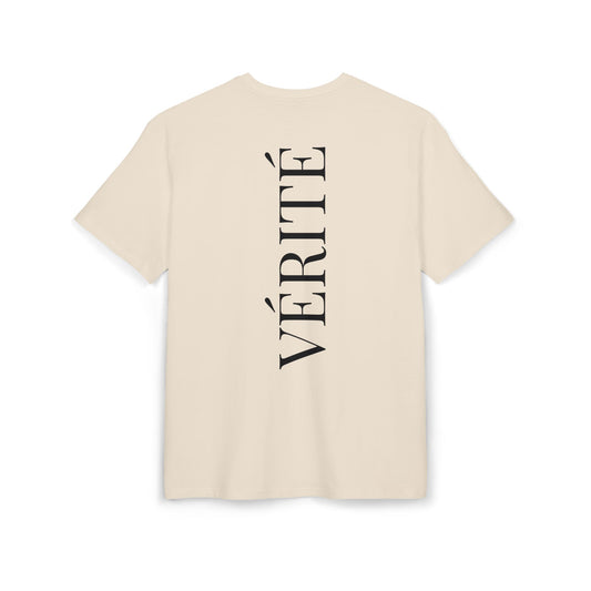 Stylisches T-Shirt mit Aufschrift ‘Vérité’ (Rückenprint) – Minimalistisches Design für Modebewusste