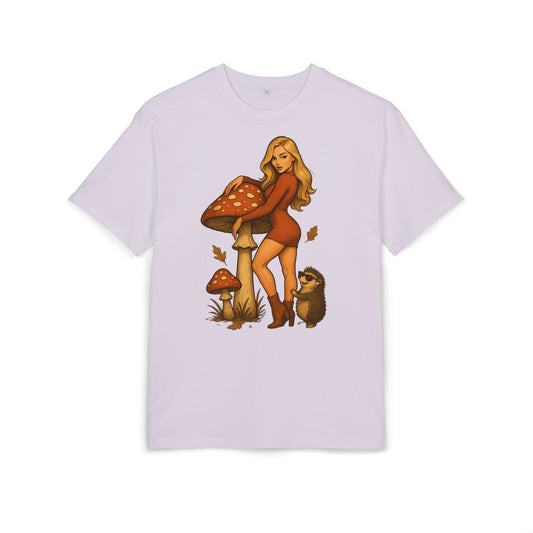 Vintage Pilz Fee & Igel Cartoon (Brustprint) – Retro Waldmotiv T-Shirt für Natur- & Pilzliebhaber