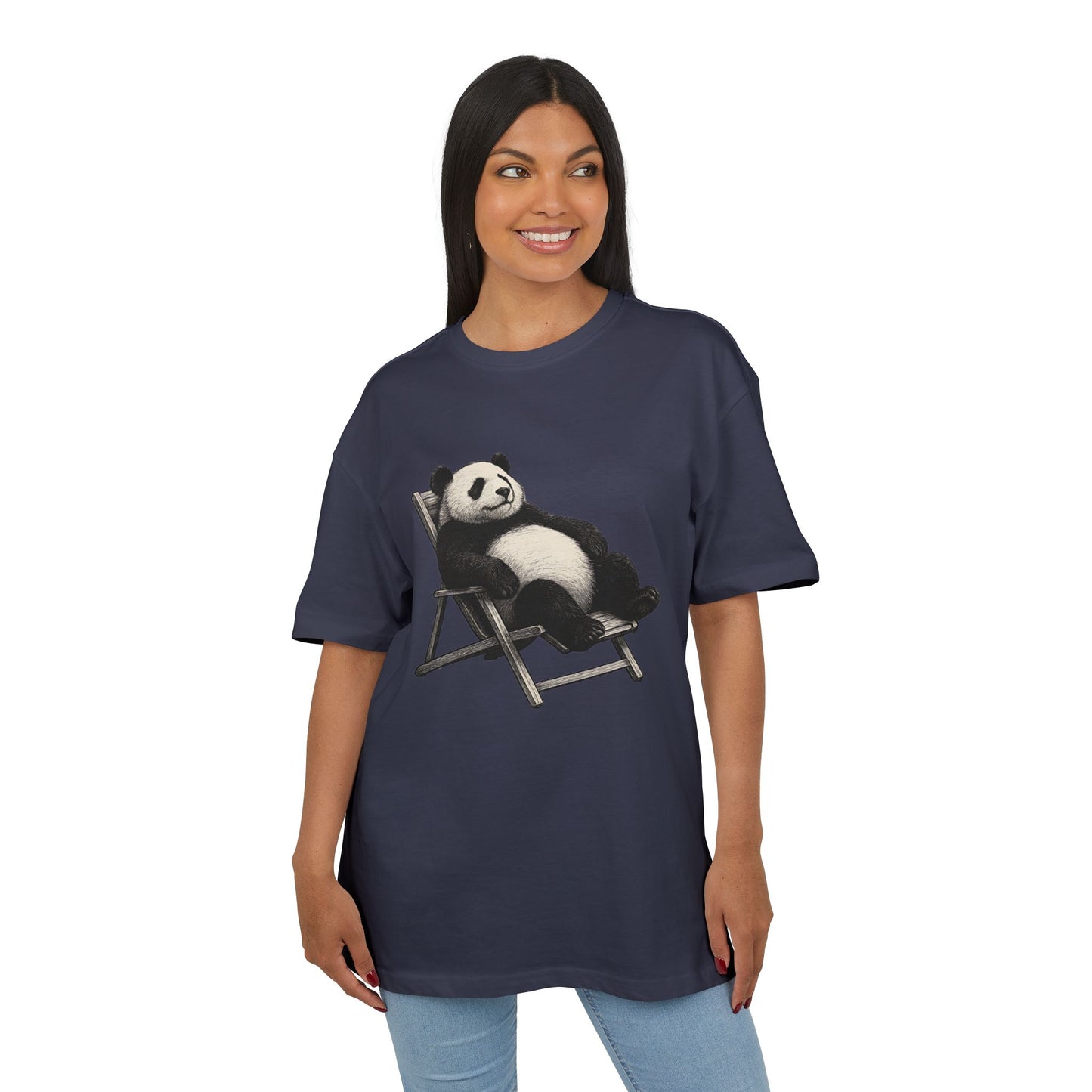 Chillender Panda (Brustprint) – Cooles Tiermotiv | Unisex Funshirt