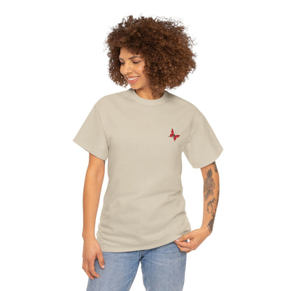 Roter Schmetterling T-Shirt Unisex – Ausdrucksstarkes Butterfly Design | Natur-inspiriertes Baumwollshirt für Damen & Herren