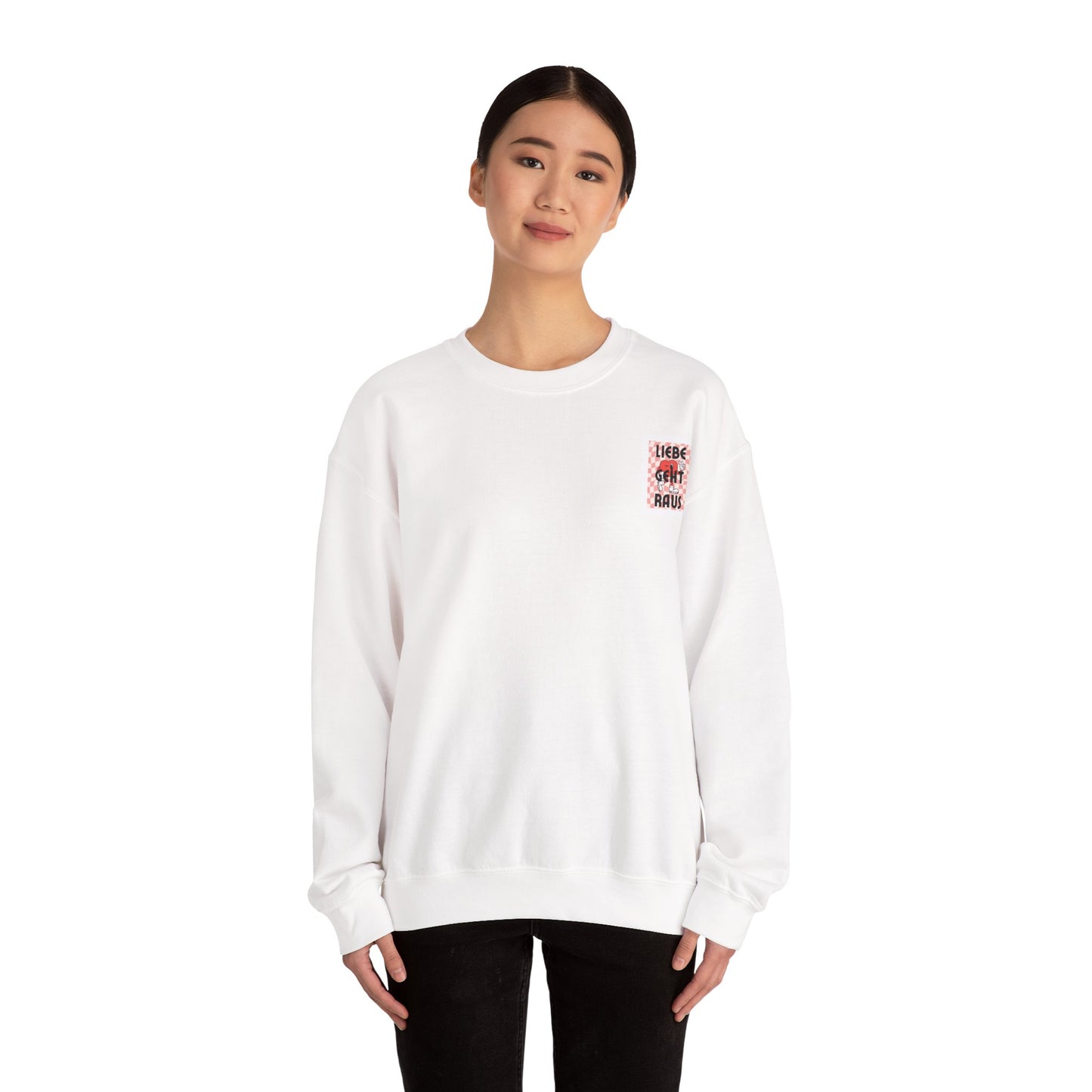 LIEBE GEHT RAUS - Unisex Sweatshirt mit Statement Liebe Geht Raus - Bequemer Pullover mit Herz-Motiv, Nachhaltig in Deutschland Gefertigt