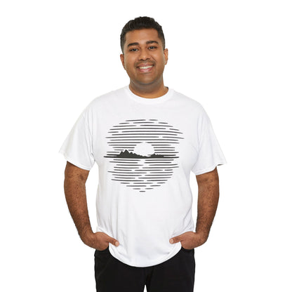 Berg Sonnenuntergang T-Shirt (Brustprint) – Natur-inspiriertes Unisex Shirt für Outdoor- und Landschaftsliebhaber