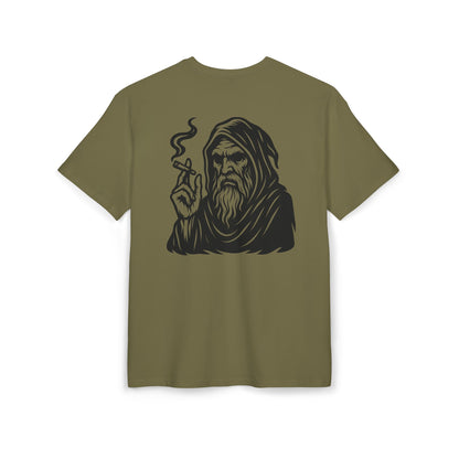 Mystic Wizard T-Shirt (Rückenprint)– Dunkler Magier mit Zigarre Motiv – Gothic Streetwear für Männer & Frauen