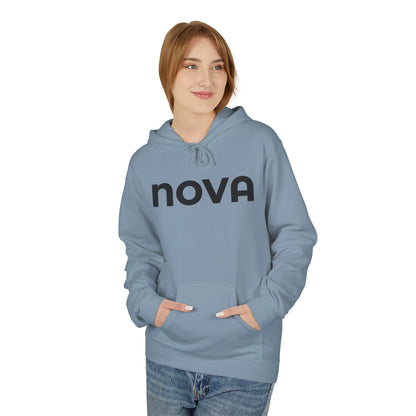 NOVA Hoodie Unisex (Brustprint) – Nachhaltiger Streetwear Kapuzenpullover aus Fleece mit Kängurutasche, Fair & OEKO-TEX zertifiziert