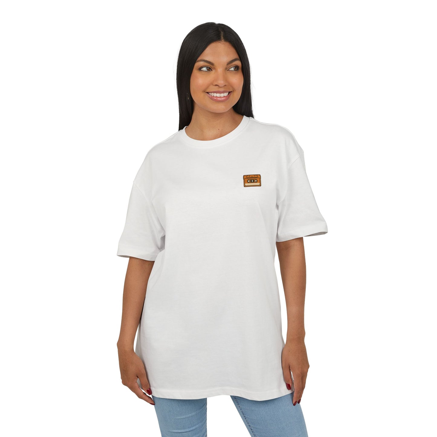 Retro Kassette T-Shirt (Brustprint) – Unisex Shirt mit Tape-Logo vorn & Bandsalat + TV Print hinten | Vintage Musik Design für Nostalgie-Fans