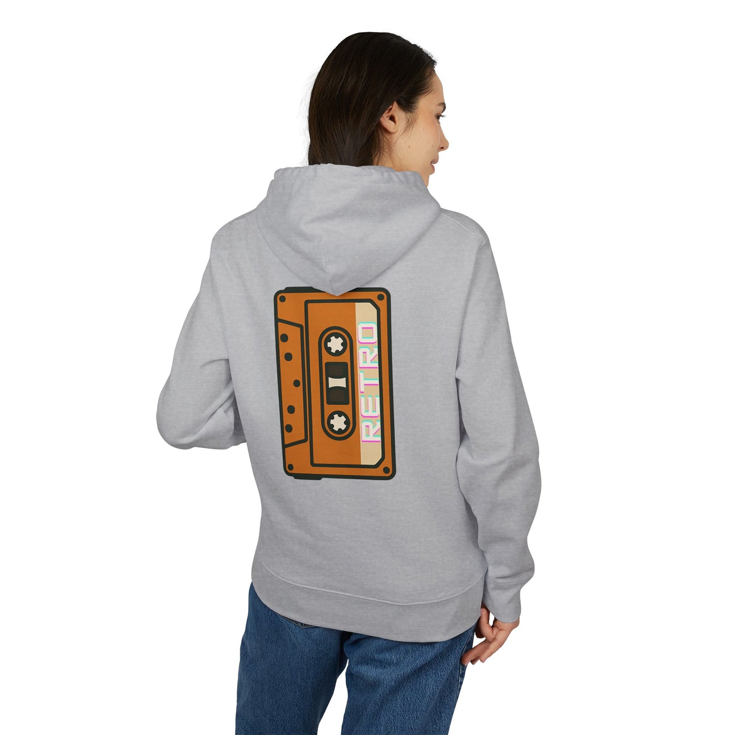 Retro Tape Hoodie (Rückenprint) – Stylischer Unisex Kapuzenpullover mit Kassettenmotiv & Schriftzug „Retro“ auf dem Rücken | Nostalgische Streetwear für Musikfans