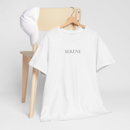 SERENE T-Shirt (Brustprint) – Unisex Heavy Cotton Tee | Nachhaltige Streetwear aus 100% Baumwolle