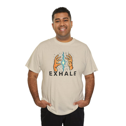 EXHALE T-Shirt (Brustprint) – Unisex Heavy Cotton Tee | Nachhaltige Streetwear mit Statement-Design