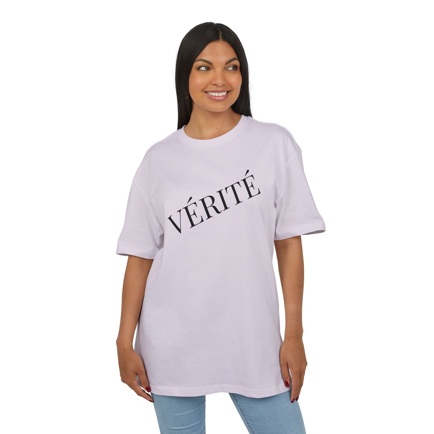 Stylisches T-Shirt mit Aufschrift ‘Vérité’ (Brustprint) – Minimalistisches Design für Modebewusste
