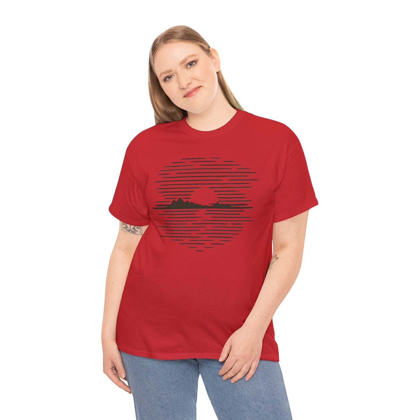Berg Sonnenuntergang T-Shirt (Brustprint) – Natur-inspiriertes Unisex Shirt für Outdoor- und Landschaftsliebhaber