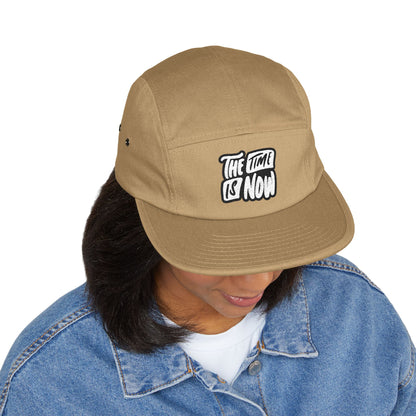 The Time is Now – 5-Panel Cap mit Stickerei