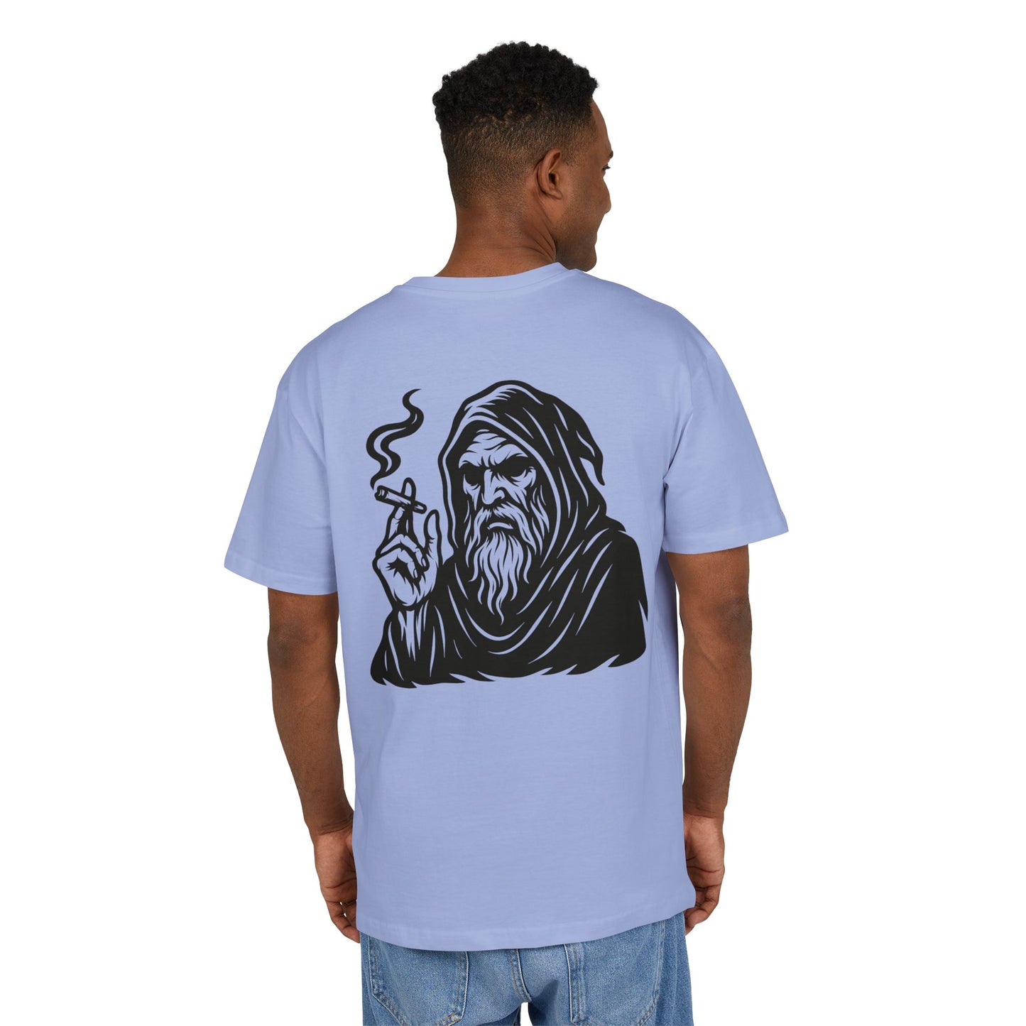 Mystic Wizard T-Shirt (Rückenprint)– Dunkler Magier mit Zigarre Motiv – Gothic Streetwear für Männer & Frauen
