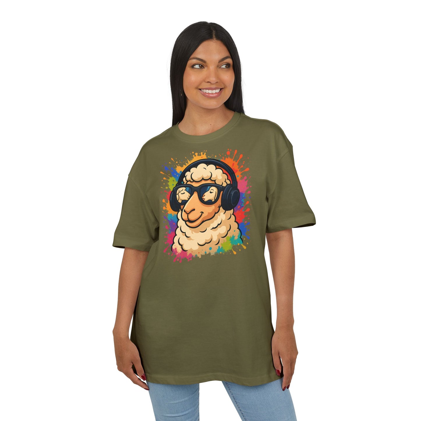 Cooles Schaf T-Shirt (Brustprint) – Lustiges Streetwear Shirt mit Kopfhörer-Schaf & Farbspritzer-Design | Unisex