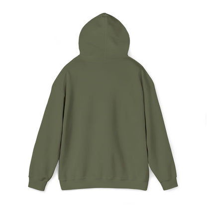 MAETA - Unisex Heavy Blend Hoodie mit großem Stickmotiv