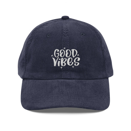 Good Vibes Cord Cap – Retro Cord Basecap mit Stickerei - Good Vibes, Gift for Friends, Relaxed Fashion