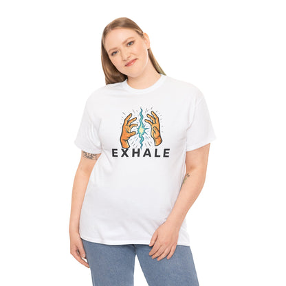 EXHALE T-Shirt (Brustprint) – Unisex Heavy Cotton Tee | Nachhaltige Streetwear mit Statement-Design