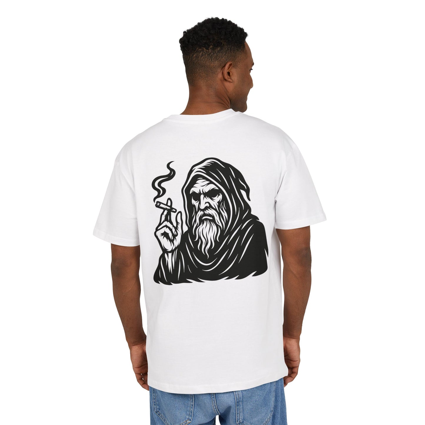 Mystic Wizard T-Shirt (Rückenprint)– Dunkler Magier mit Zigarre Motiv – Gothic Streetwear für Männer & Frauen