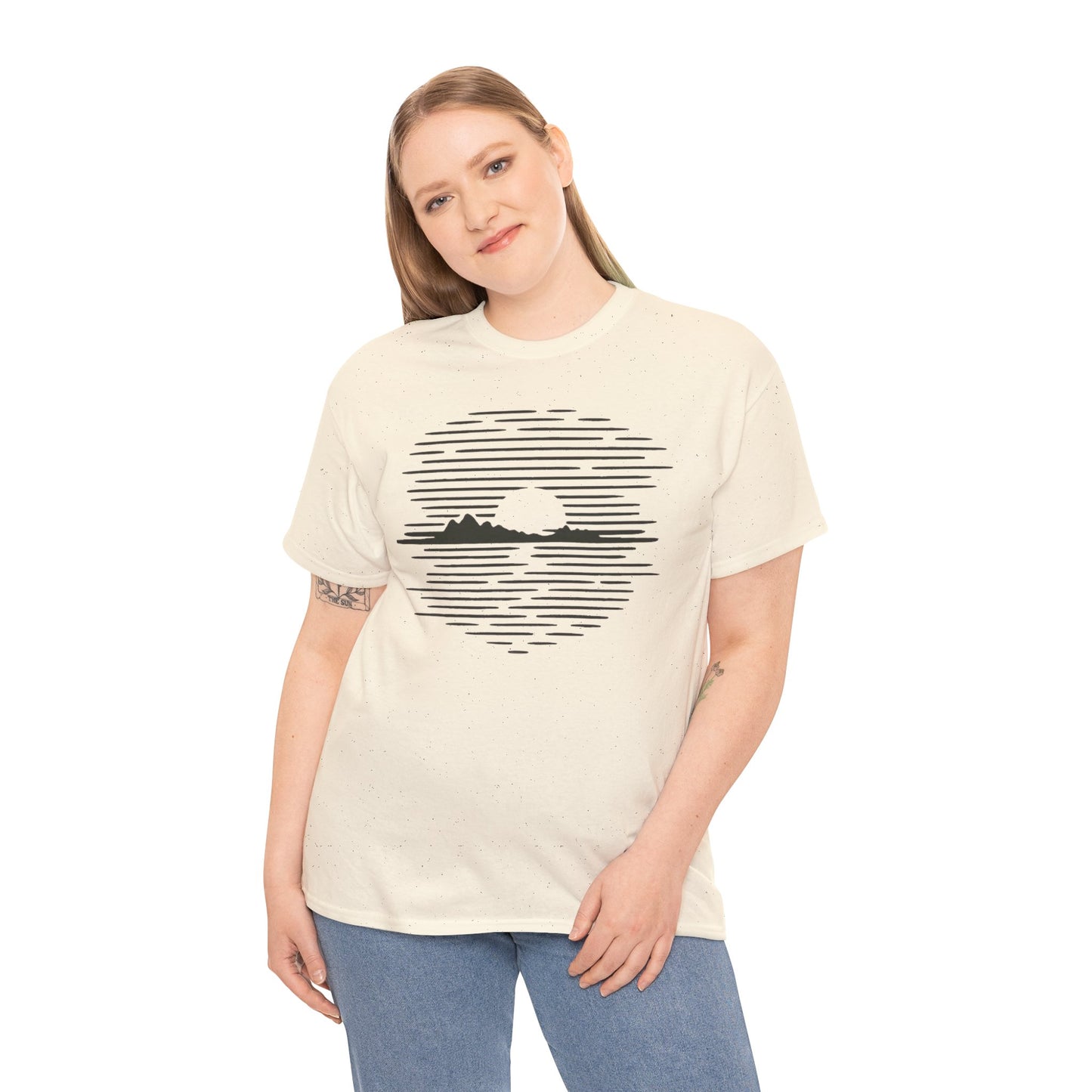 Berg Sonnenuntergang T-Shirt (Brustprint) – Natur-inspiriertes Unisex Shirt für Outdoor- und Landschaftsliebhaber