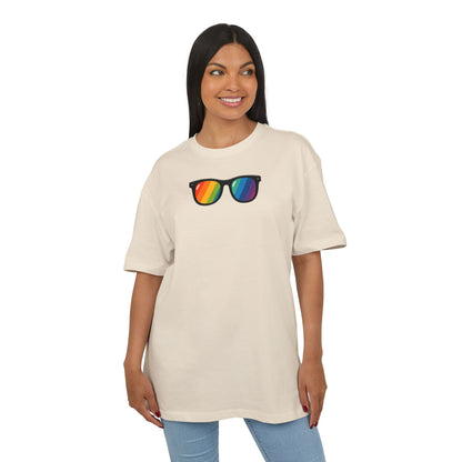 Regenbogen Sonnenbrille T-Shirt (Brustprint) – Buntes Retro Pride Design für Sommer & Festival