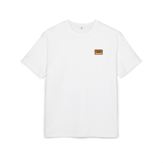 Retro Kassette T-Shirt (Brustprint) – Unisex Shirt mit Tape-Logo vorn & Bandsalat + TV Print hinten | Vintage Musik Design für Nostalgie-Fans