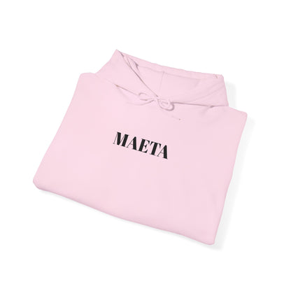 MAETA - Unisex Heavy Blend Hoodie mit großem Stickmotiv