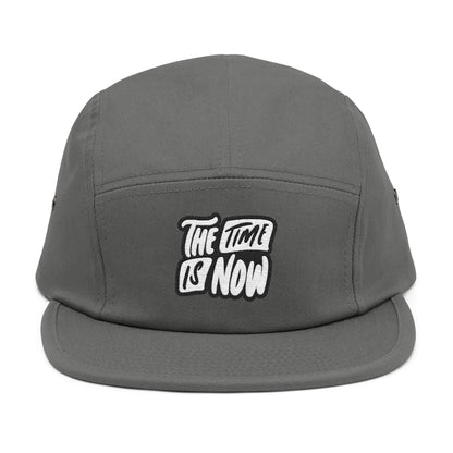 The Time is Now – 5-Panel Cap mit Stickerei