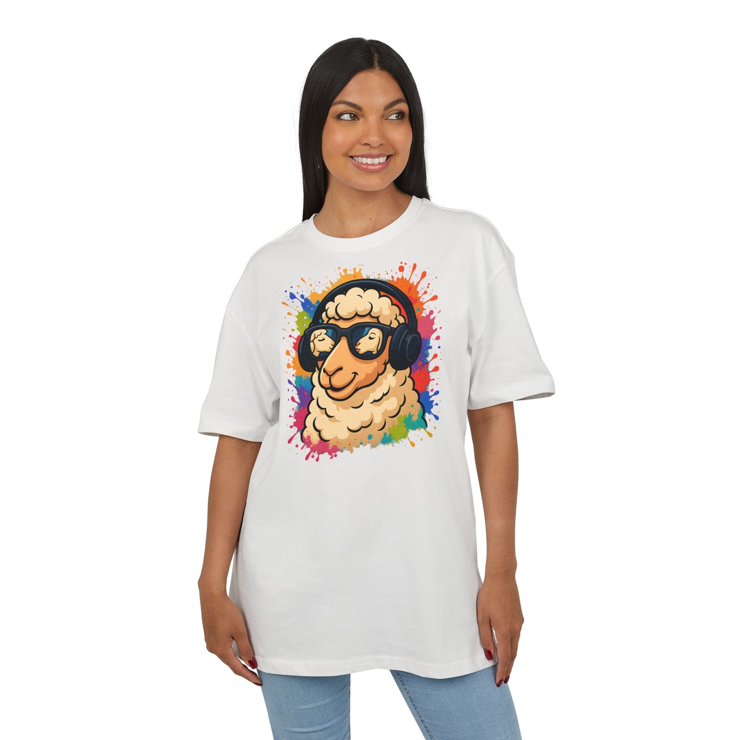 Cooles Schaf T-Shirt (Brustprint) – Lustiges Streetwear Shirt mit Kopfhörer-Schaf & Farbspritzer-Design | Unisex