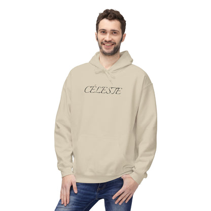 CÉLESTE Hoodie (Brustprint) – Unisex Midweight Softstyle Fleece | Nachhaltige Streetwear mit Komfort & Stil