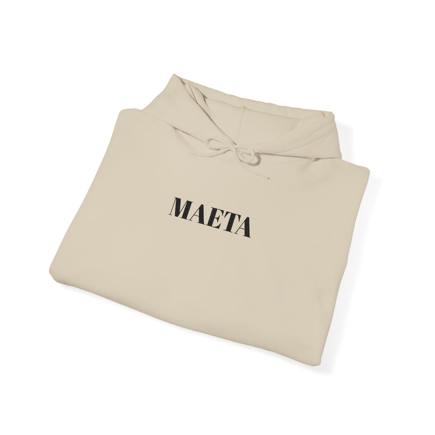 MAETA - Unisex Heavy Blend Hoodie mit großem Stickmotiv