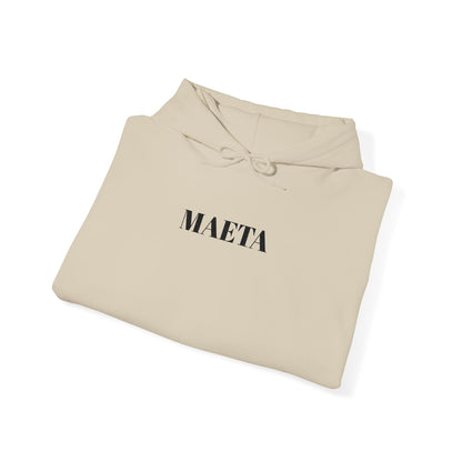 MAETA - Unisex Heavy Blend Hoodie mit großem Stickmotiv