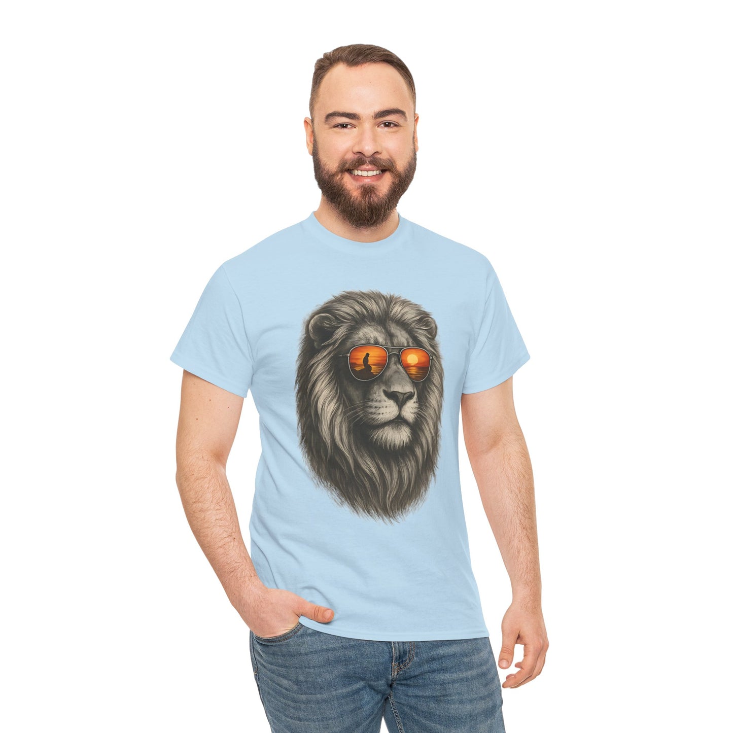 Löwen T-Shirt mit Sonnenbrille & Sonnenuntergang (Brustprint) – Stylisches Tiermotiv für Surfer & Naturfreunde